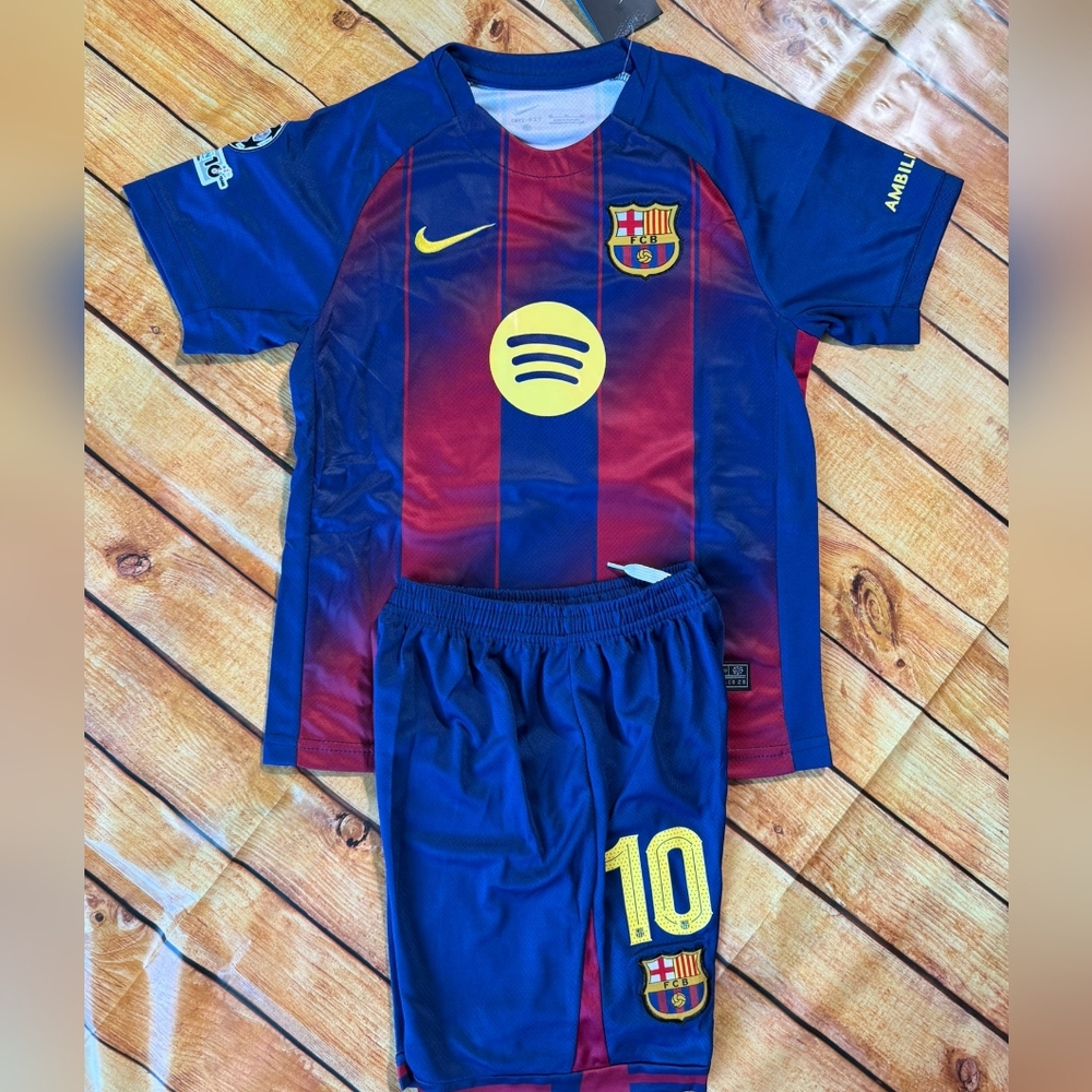 Barcelona Lamine Yamal 2025/26 Set for Kids - Picture 3 of 6